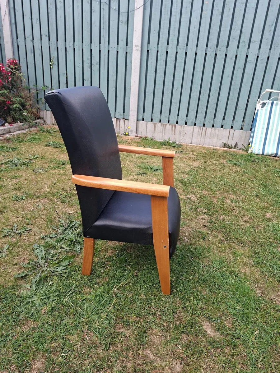 Mini armchair for small child. - Image 2