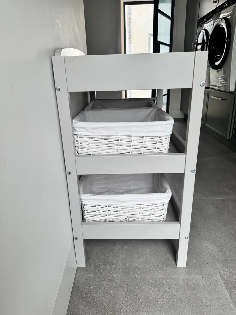 Changing table - Image 4