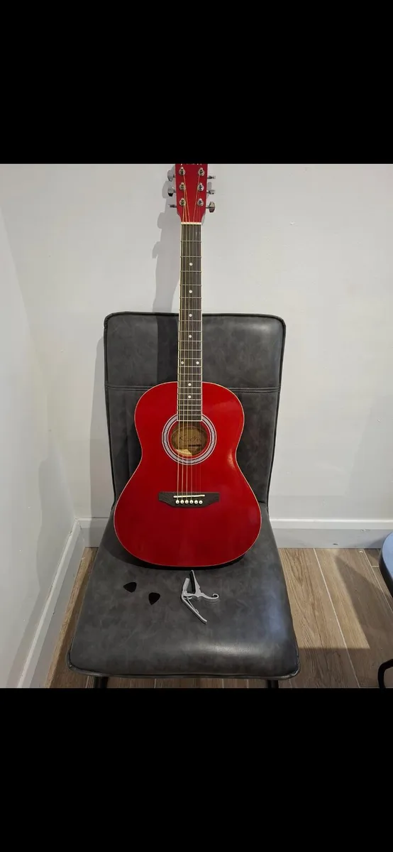 Child's guitar - Image 1
