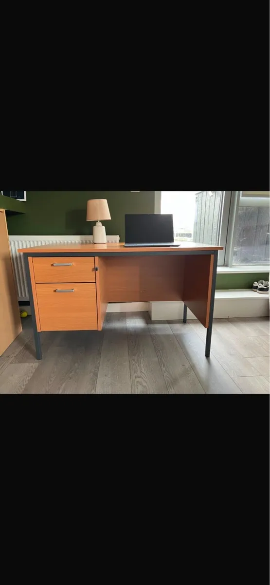 Office/Home desk - Image 1