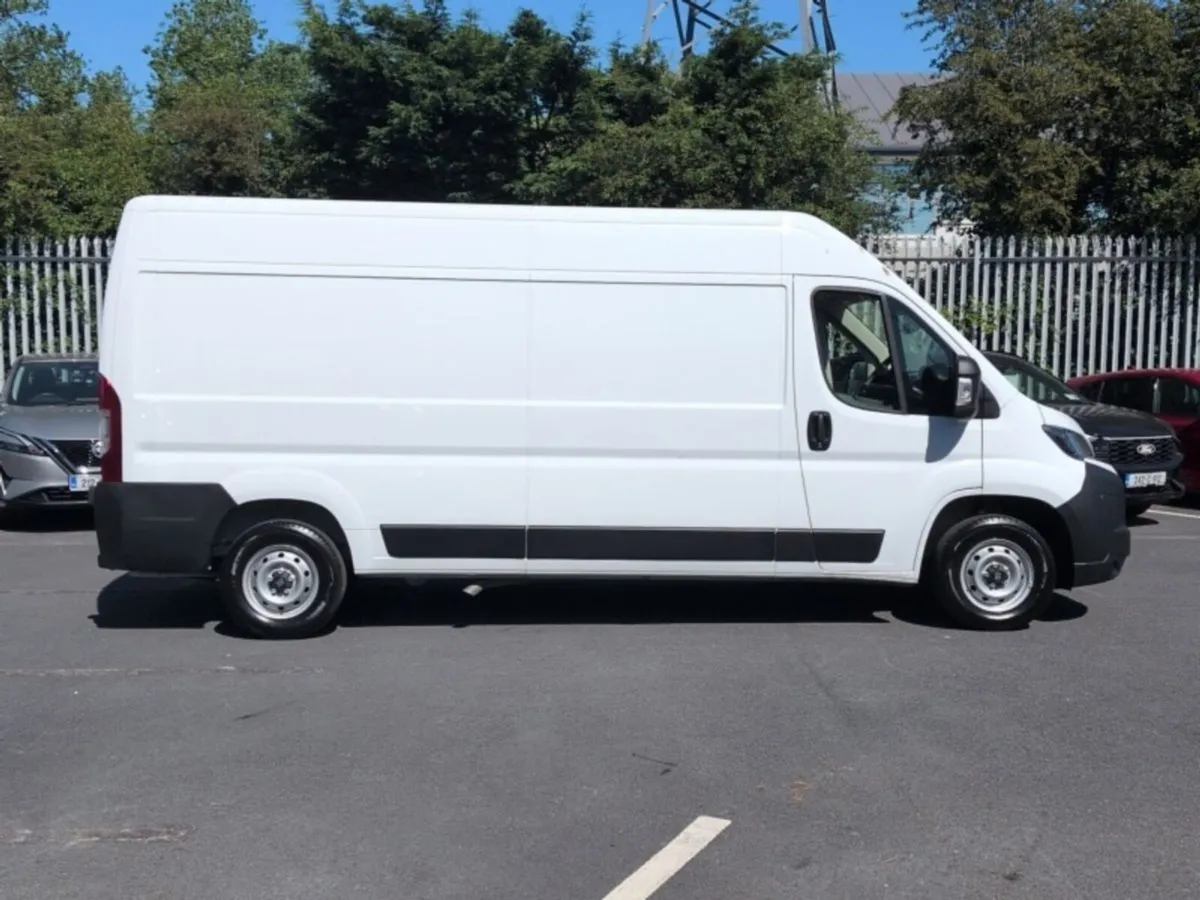 Fiat Ducato DUCATO 35 L3H2 2.2 140BHP  3DR - Image 4