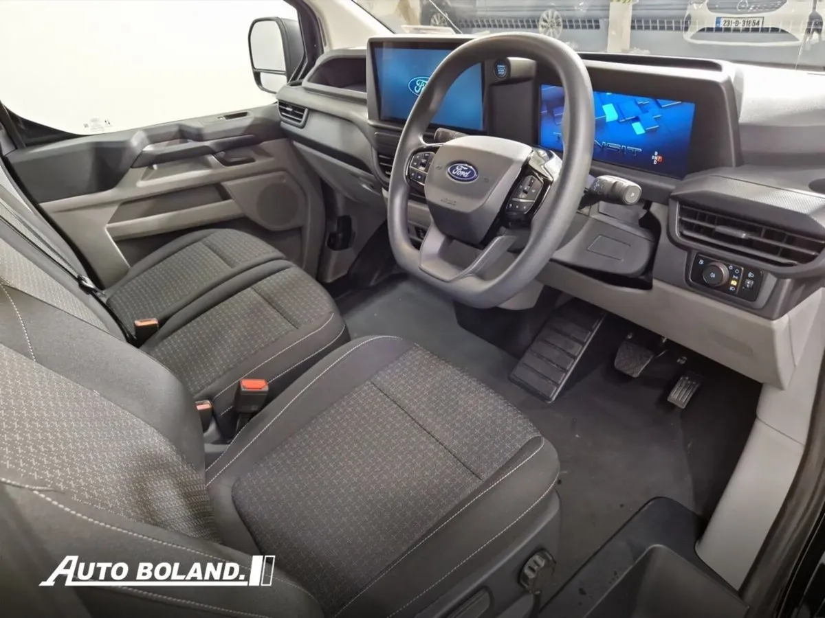 Ford Transit Custom Auto SWB TREND - Image 3