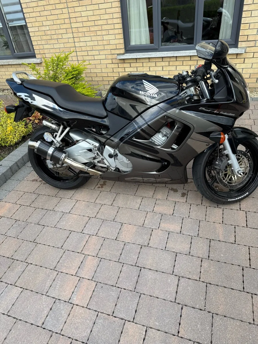 Honda CBR 600 F3 - Image 2