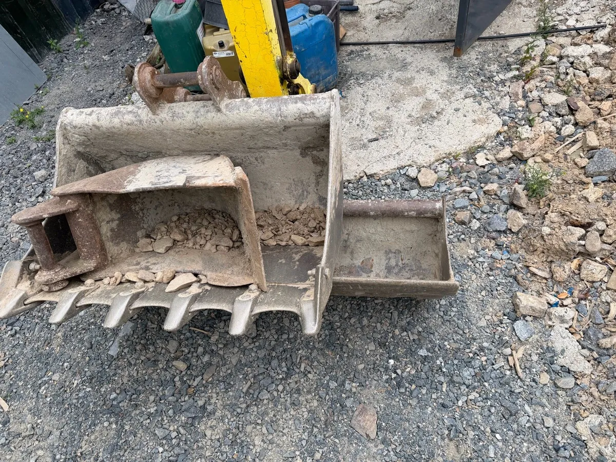 2011 Yanmar 3.3 T mini digger - Image 3