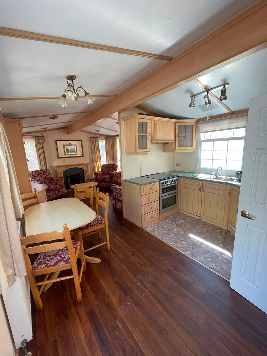 39x12 carnaby roxburgh 2 bed - Image 1