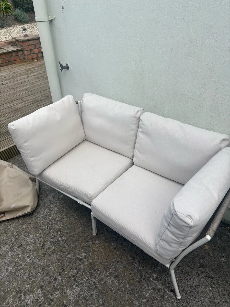 Garden furniture - Image 1