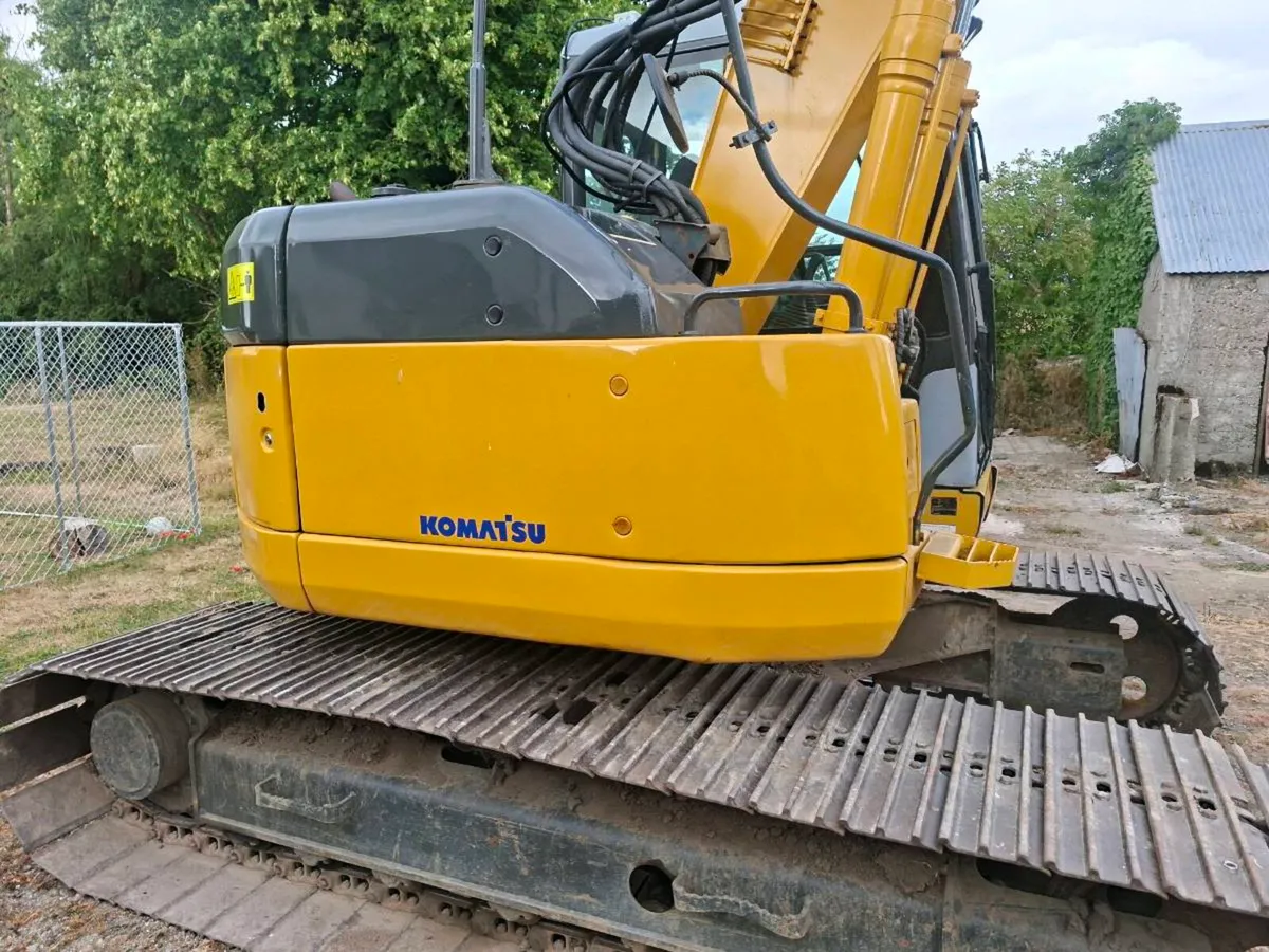 Komatsu 13 ton digger zero swing - Image 3