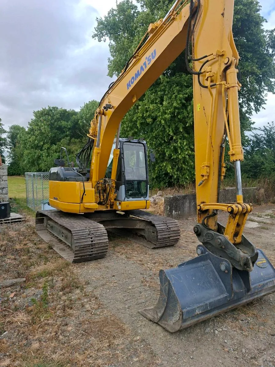 Komatsu 13 ton digger zero swing - Image 1