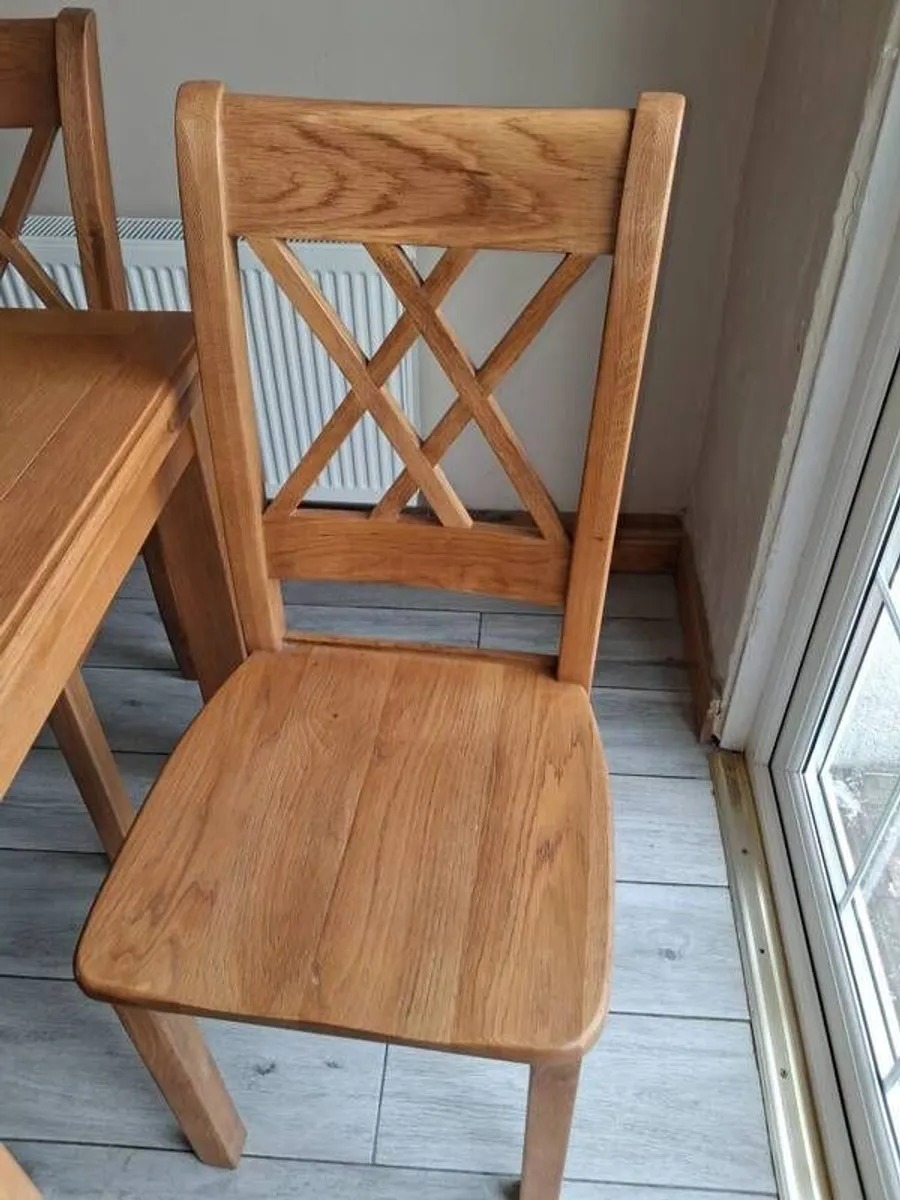 Table & chairs - Image 2