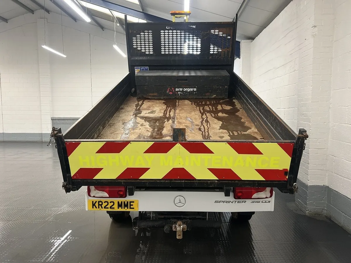 VB - 2022 Mercedes-Benz Sprinter Tipper Van - Image 2