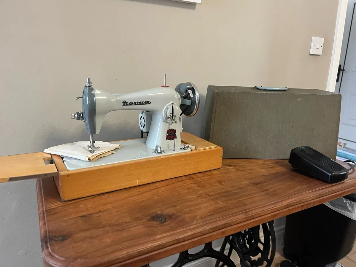 Novum sewing machine - Image 2