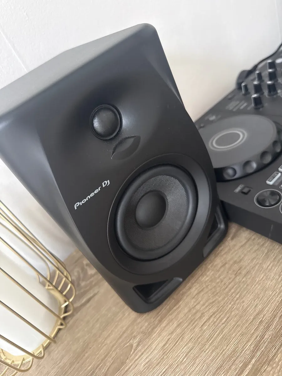 Pioneer DJ DDJ-FLX4, Pioneer Headphones & Speaker - Image 3