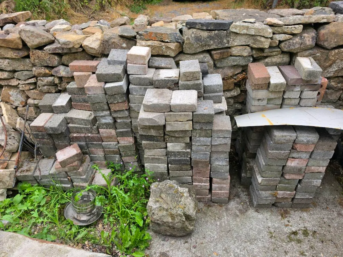 Concrete block paving stones - Image 1