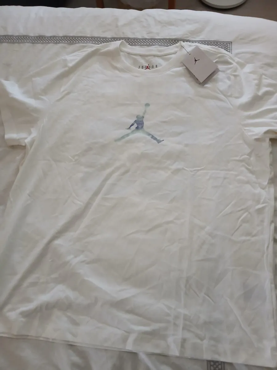 Nike mens Jordans size 11 tee-shirt3 xxl brand new - Image 4