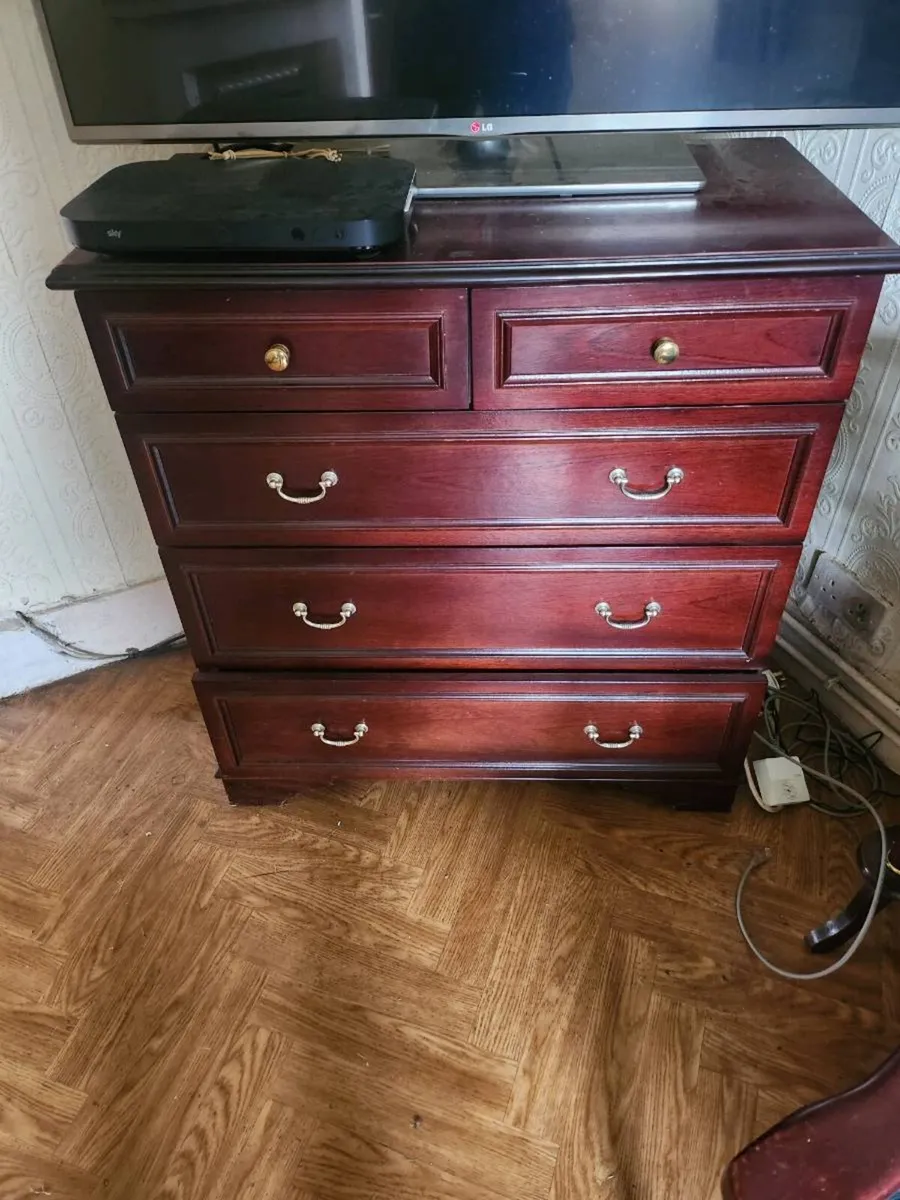 House furniture contents free - Image 1