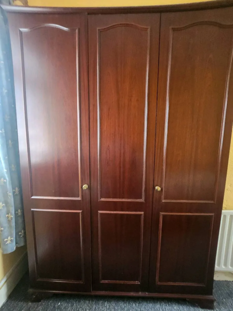 House furniture contents free - Image 1