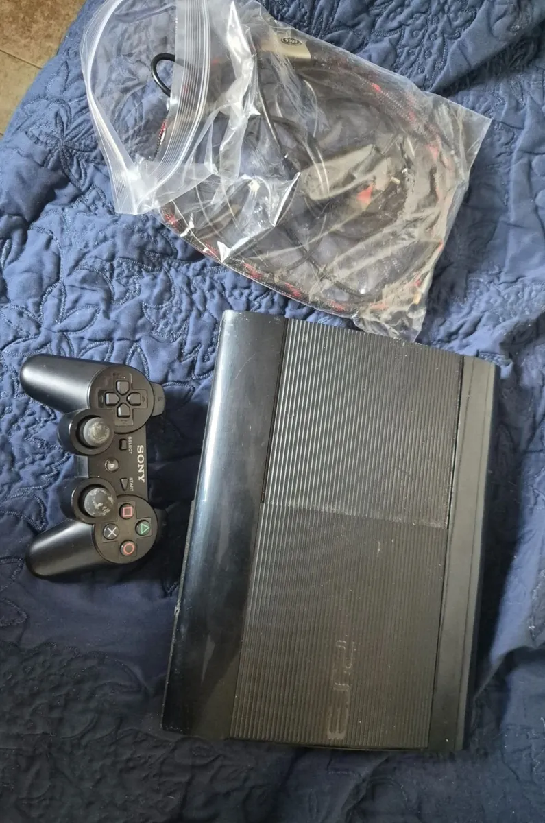 Playstation 3 Super Slim 12GB - Image 3