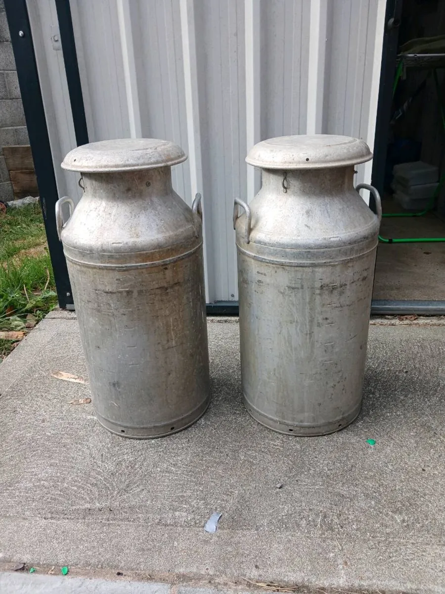 Milk churns - Image 2