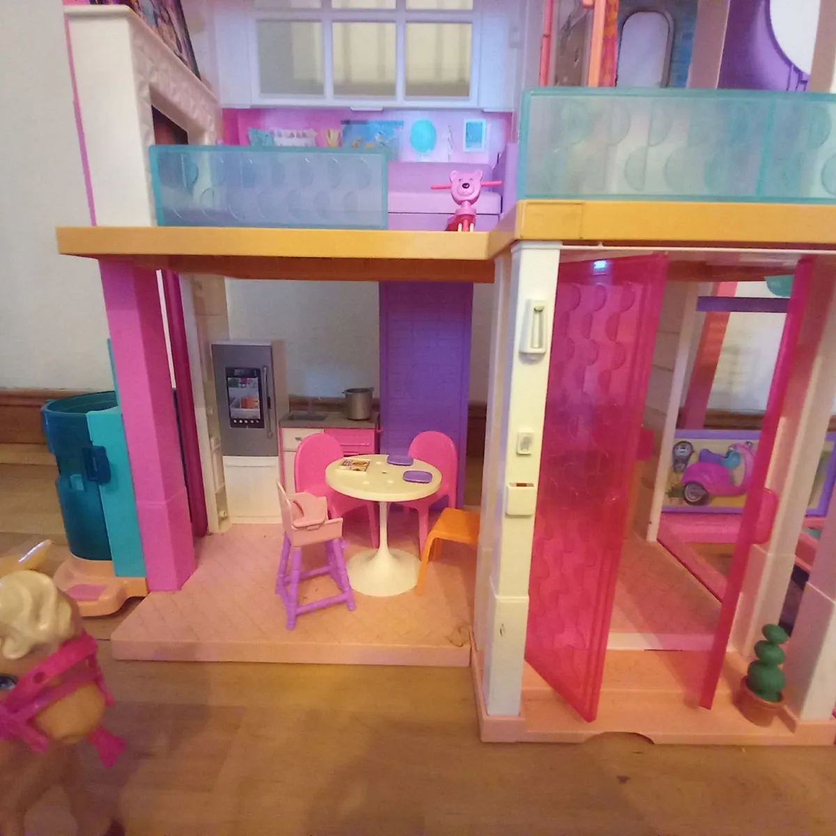 Barbie Dream House & Accessories - Image 4