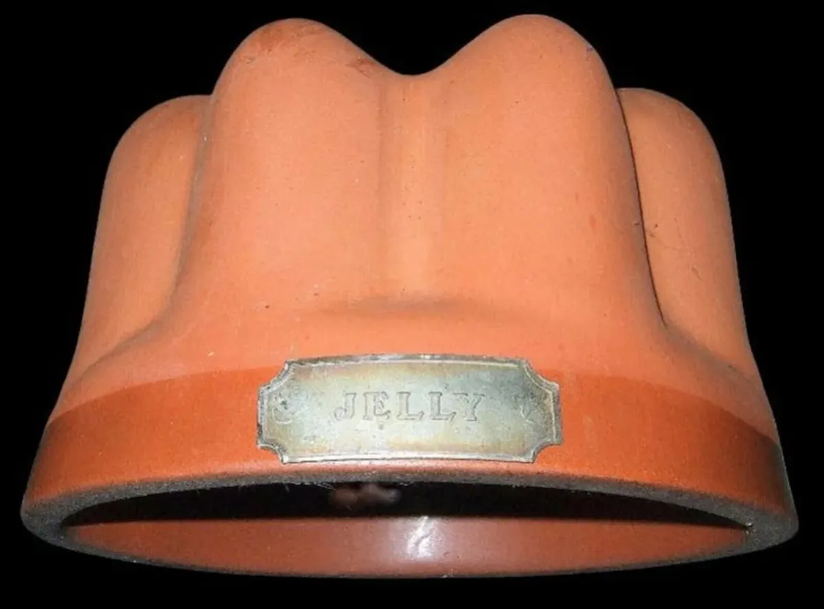 Victorian Terracotta Jelly Mould – Vintage Kitchen - Image 1