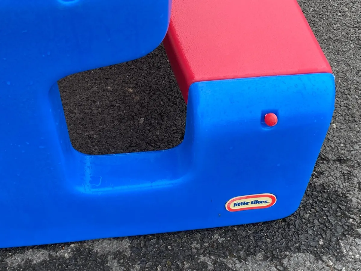 Little tikes large table - Image 2