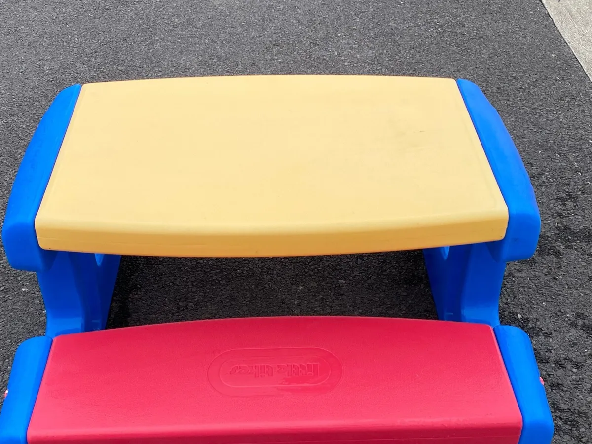 Little tikes large table - Image 3