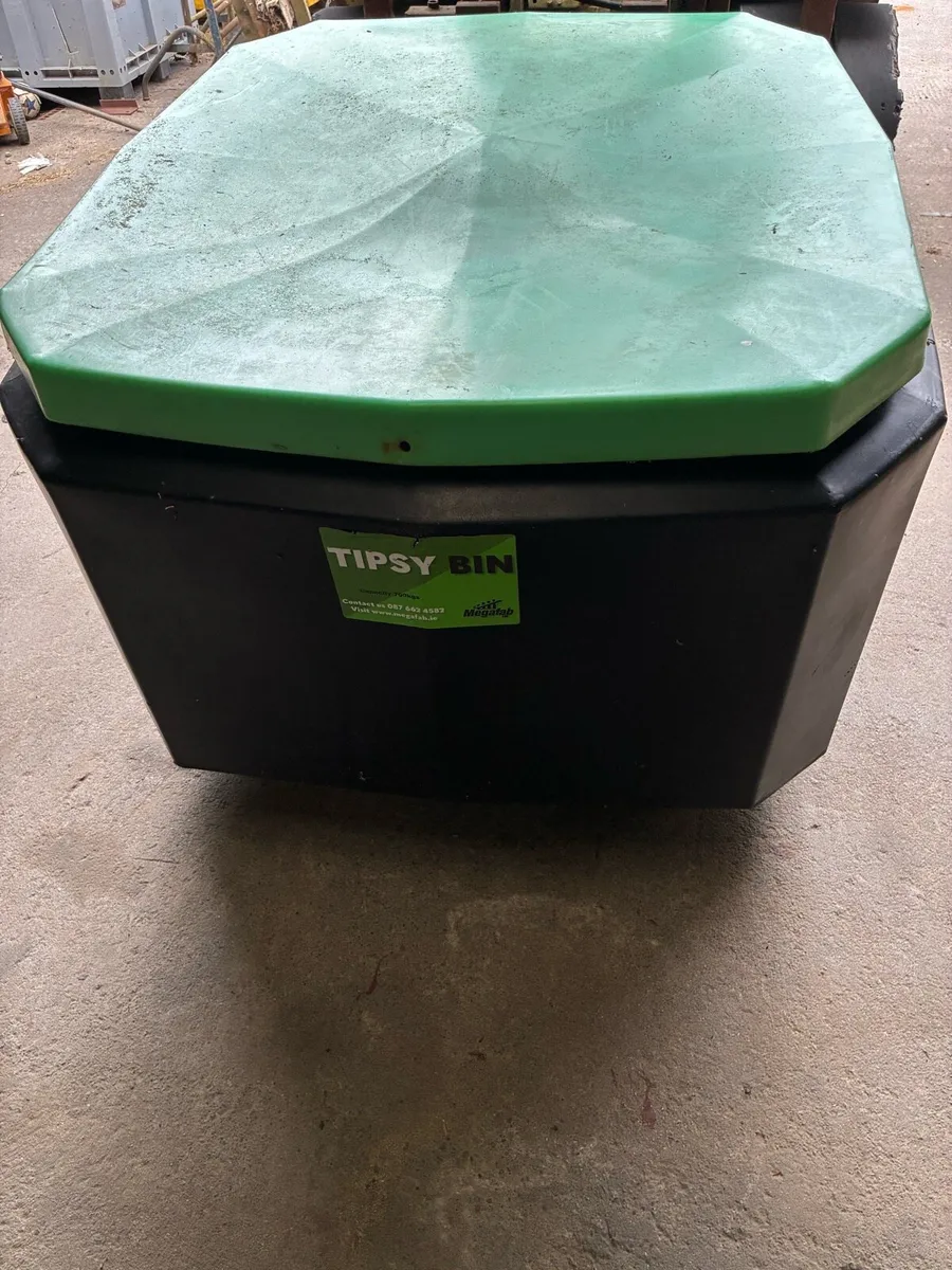 Troughs Doubles - Image 1