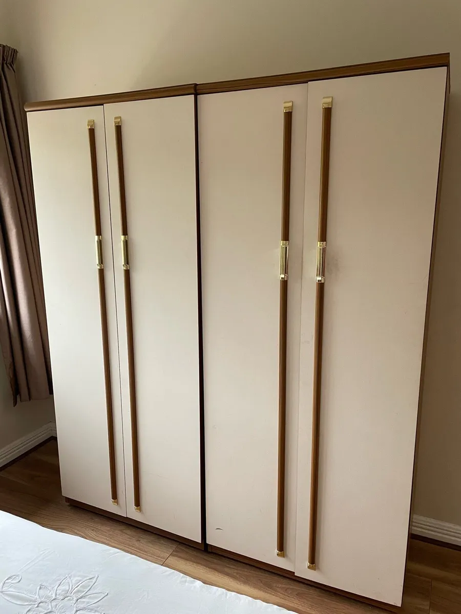 Wardrobe and dressing table - Image 1