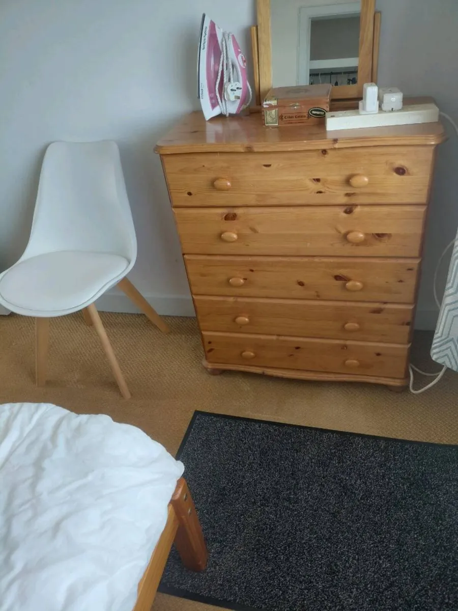 Room in house - Image 2