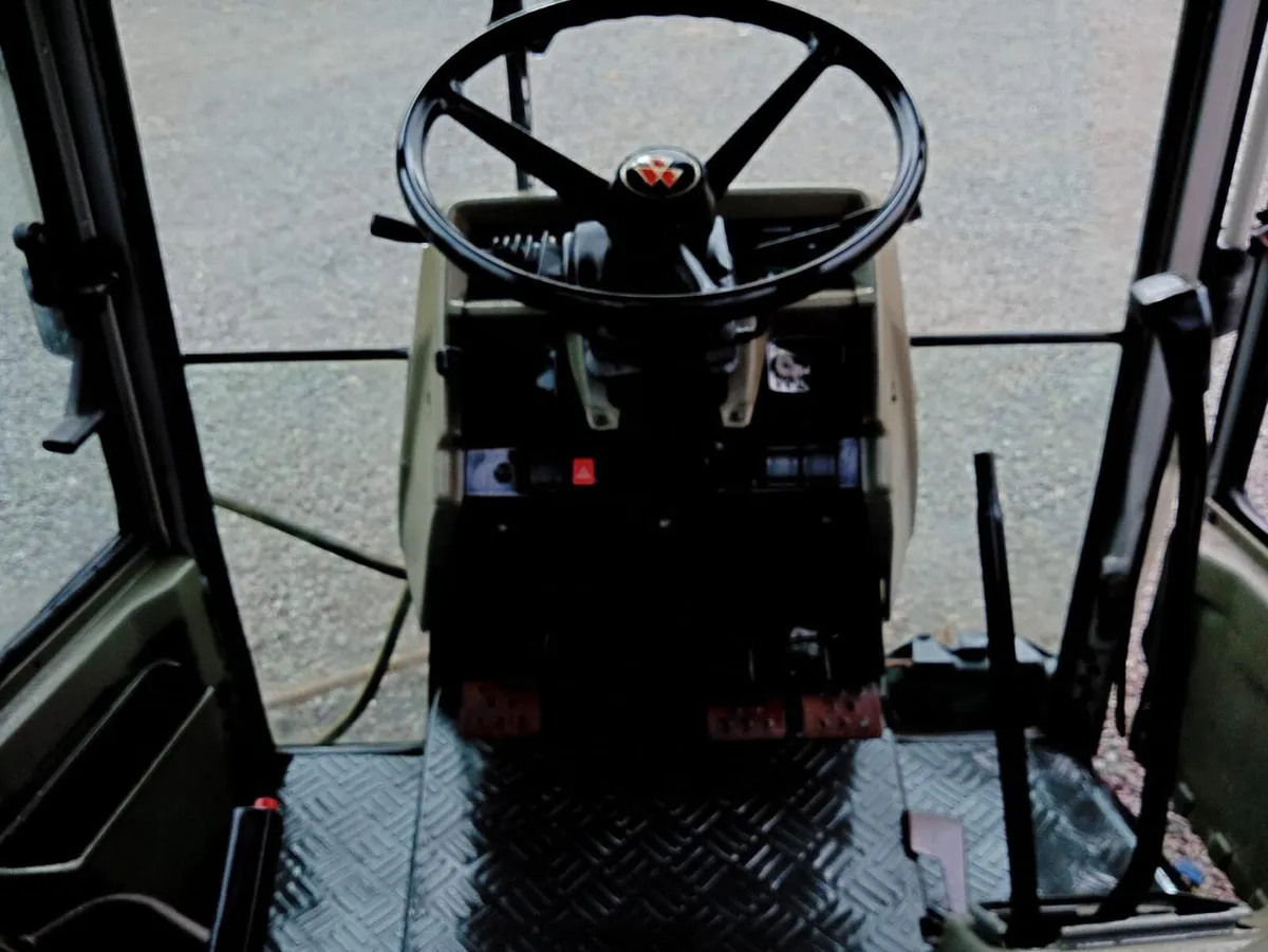 Ex European MF 3000 series Cab - Image 4