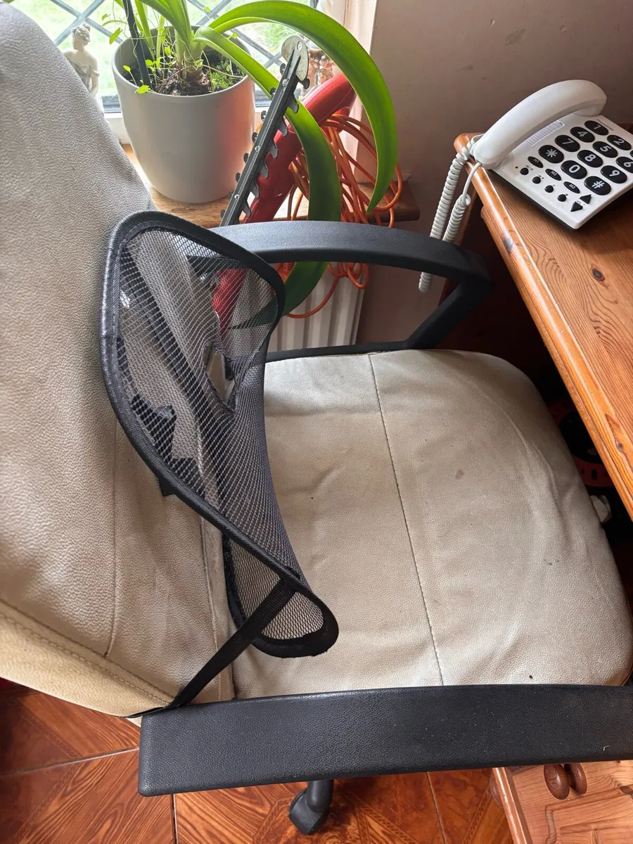 Computer chair - Image 1