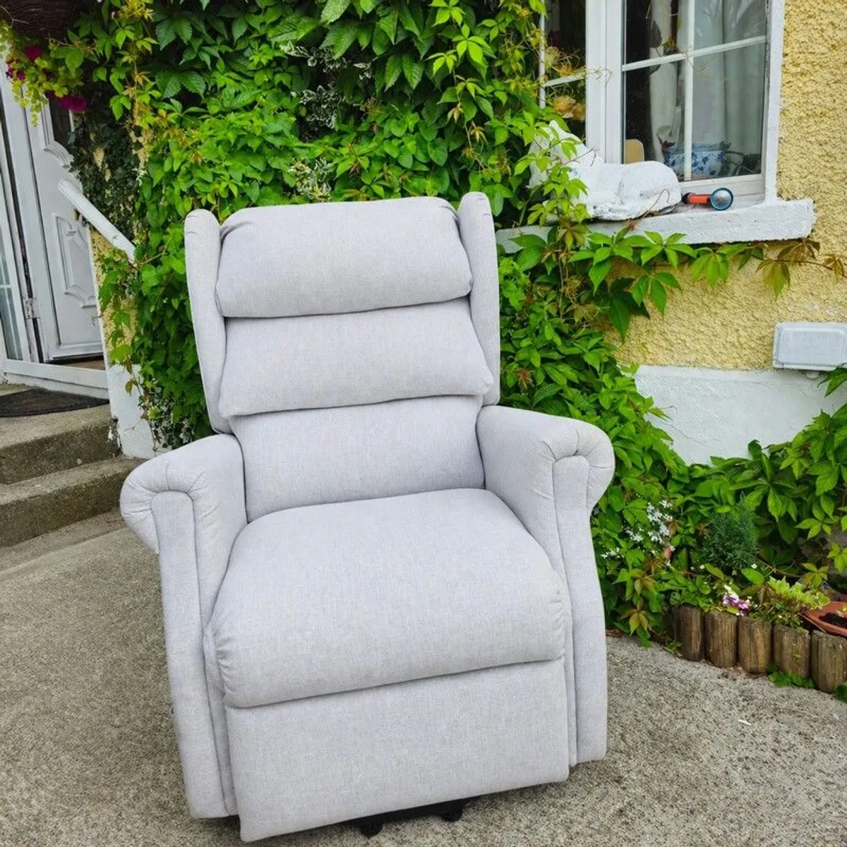 electric mobility chair - Image 1