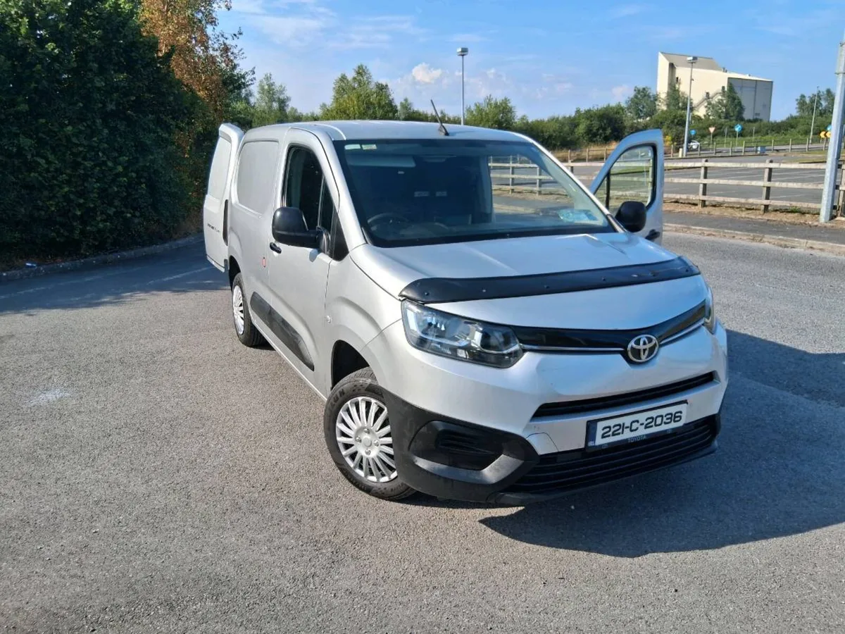 2022 Toyota Proace van doe until 11/26 - Image 4