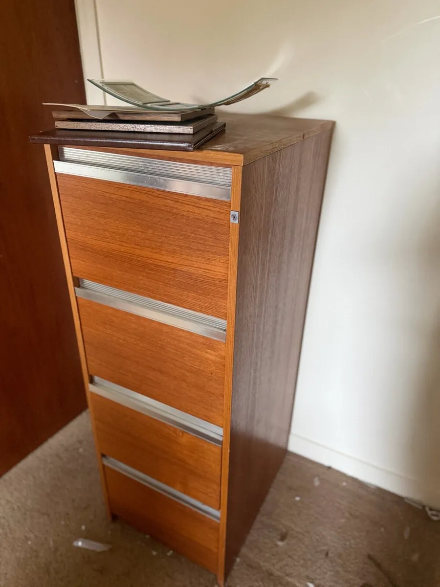 Filing cabinet - Image 1