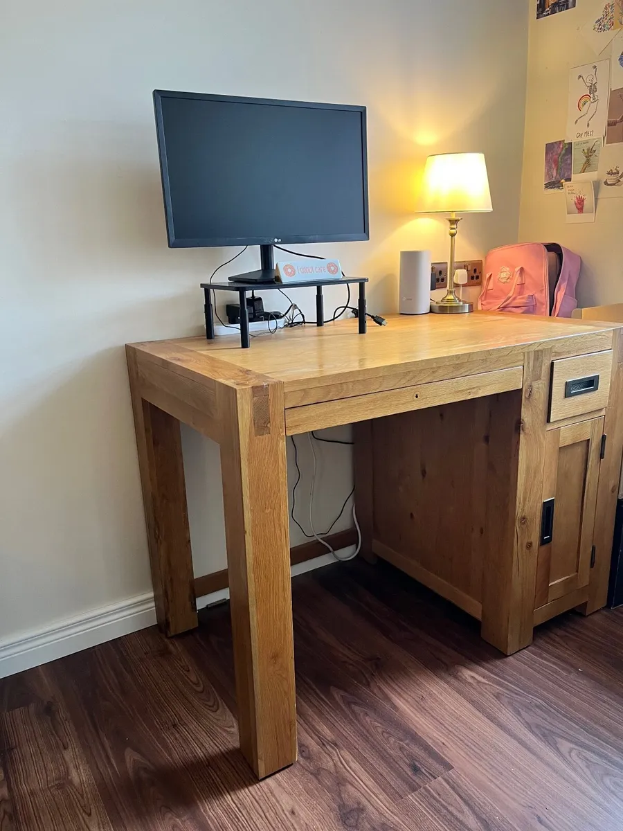 Beautiful wooden desk - Image 1