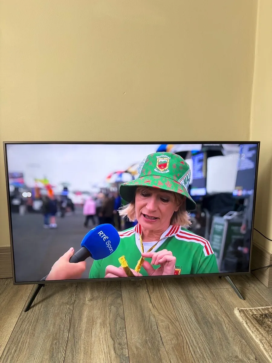 Samsung 43 inch Smart TV - Image 4
