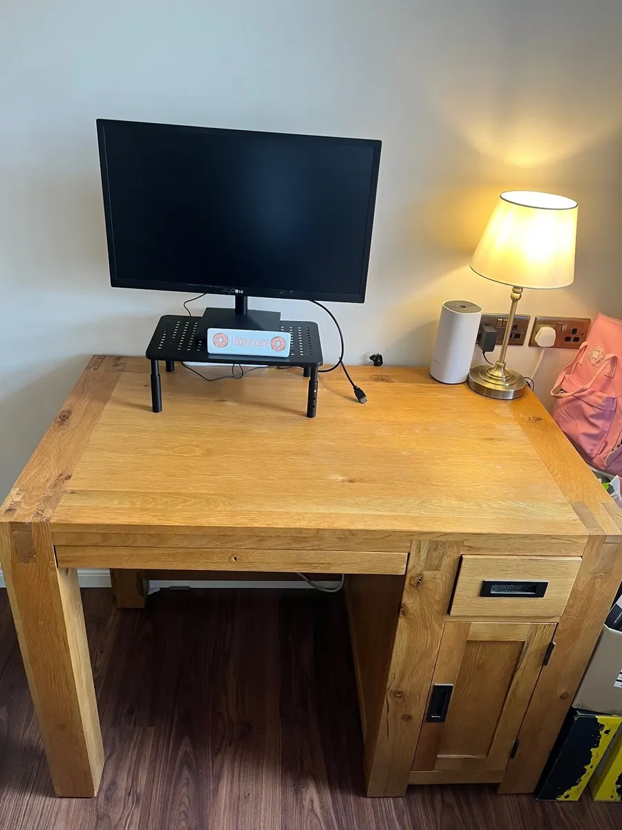 Beautiful wooden desk - Image 2