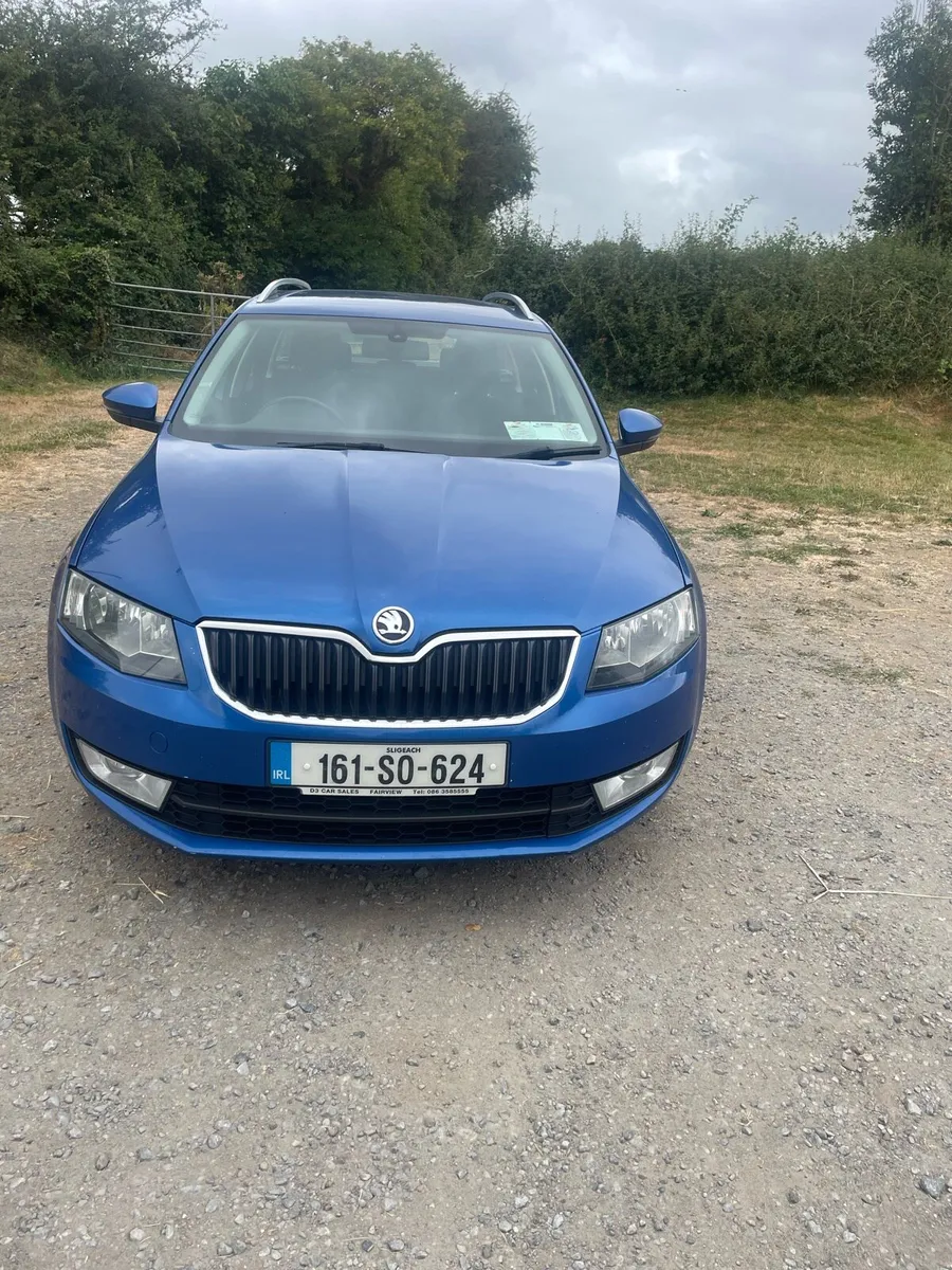 2016 Skoda Octavia 4x4 Estate - Image 2