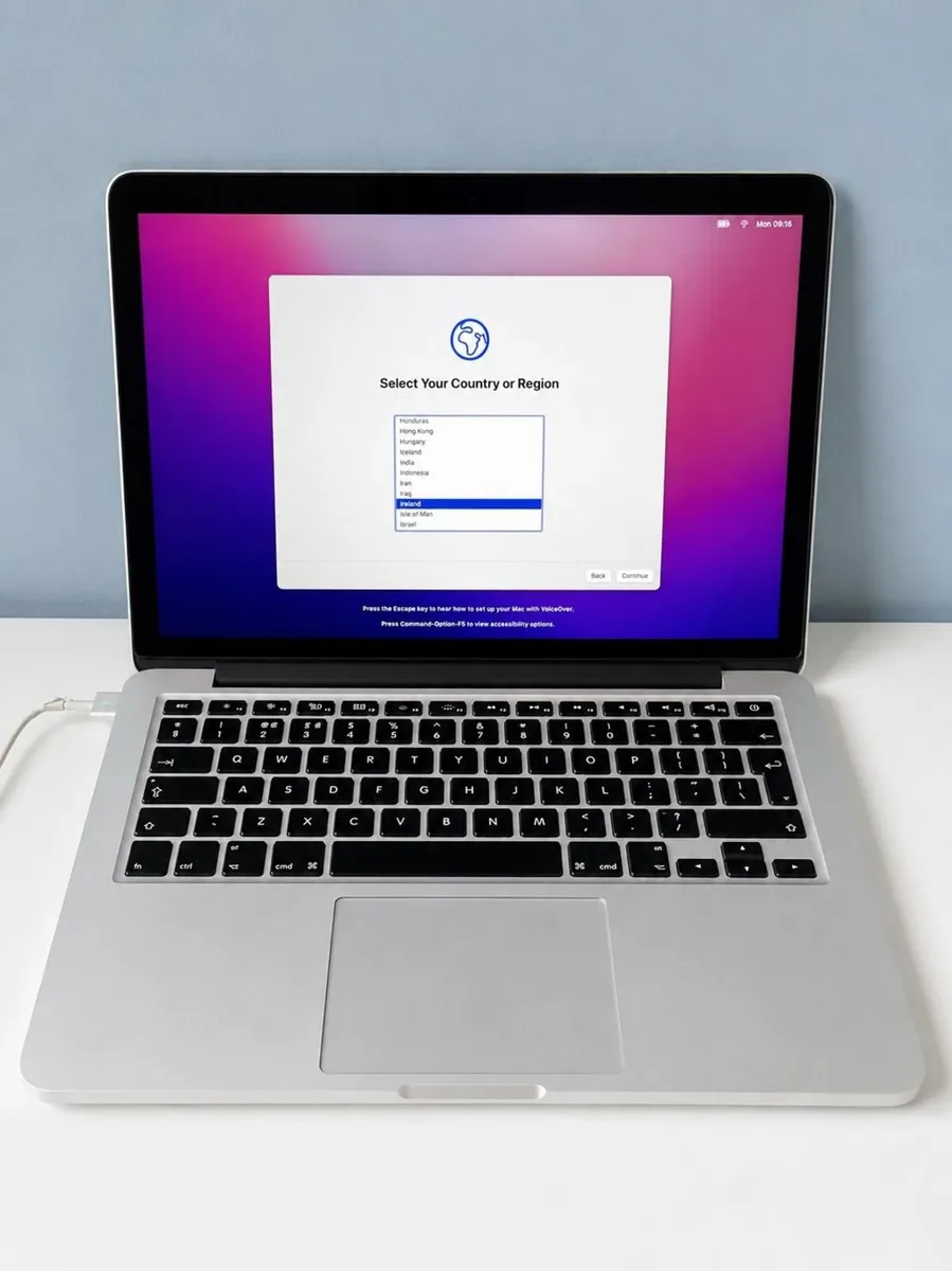 Apple MacBook Pro Retina 13" (2015) – i5, 8G - Image 1