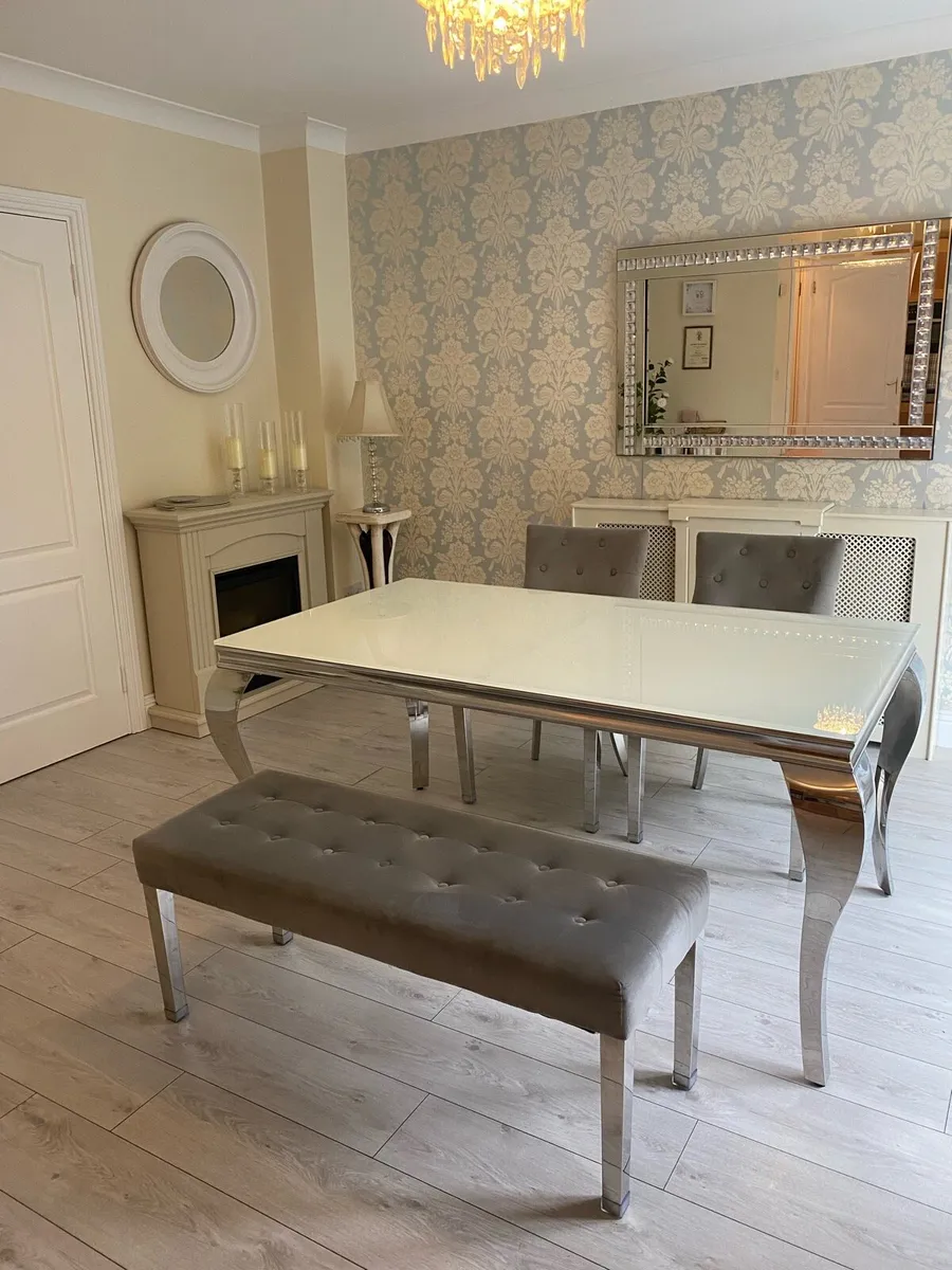 Dinning table and chairs - Image 4