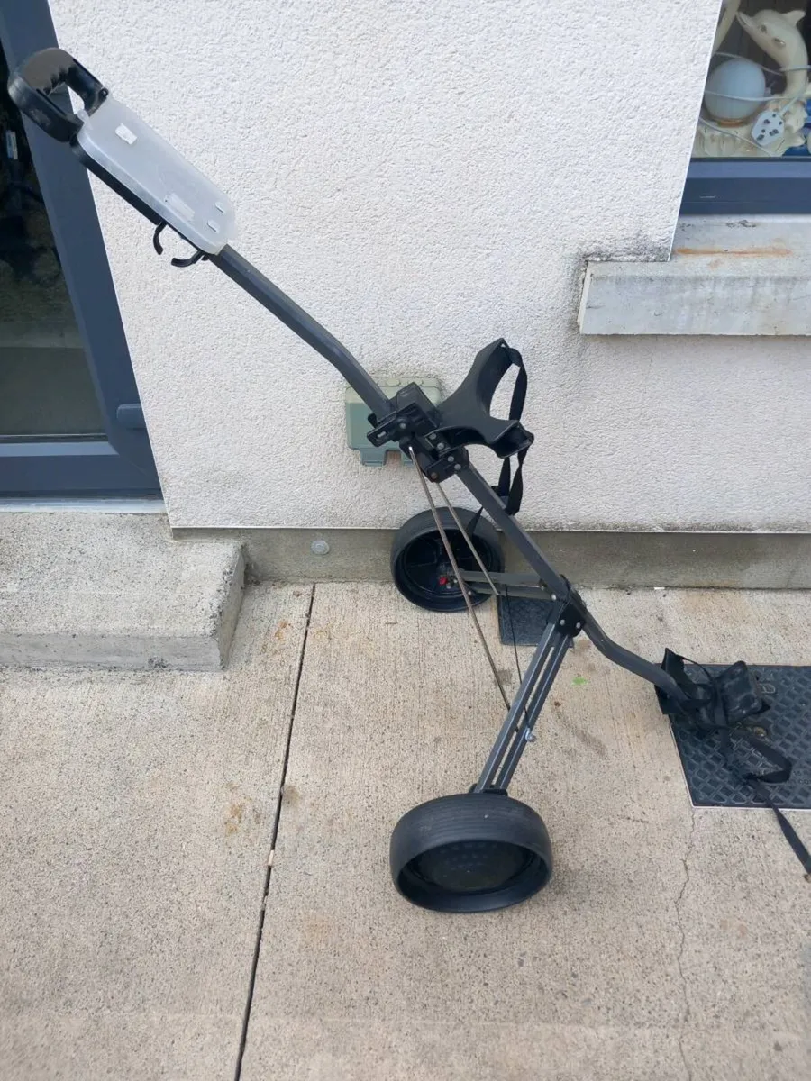 Spalding golf trolley. - Image 1