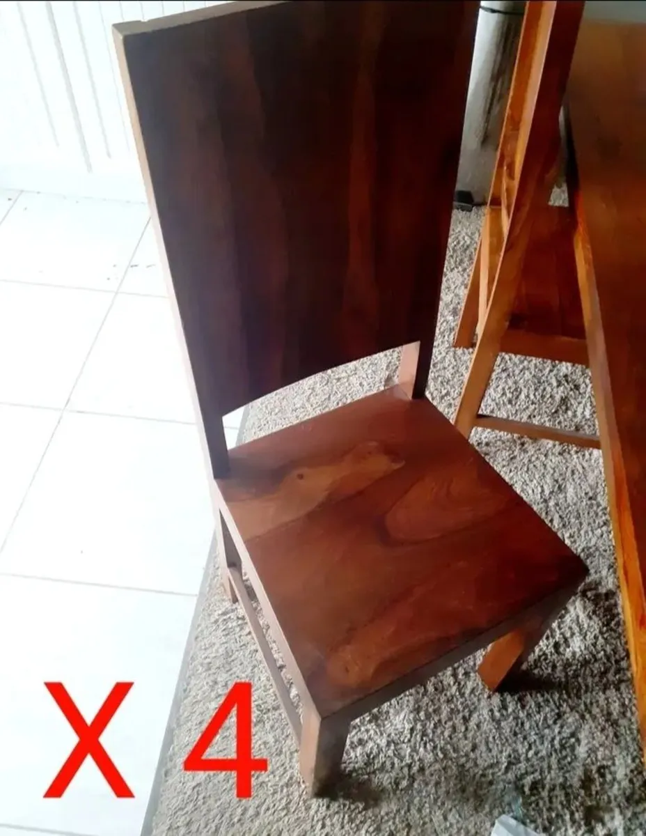 Table & chairs - Image 3