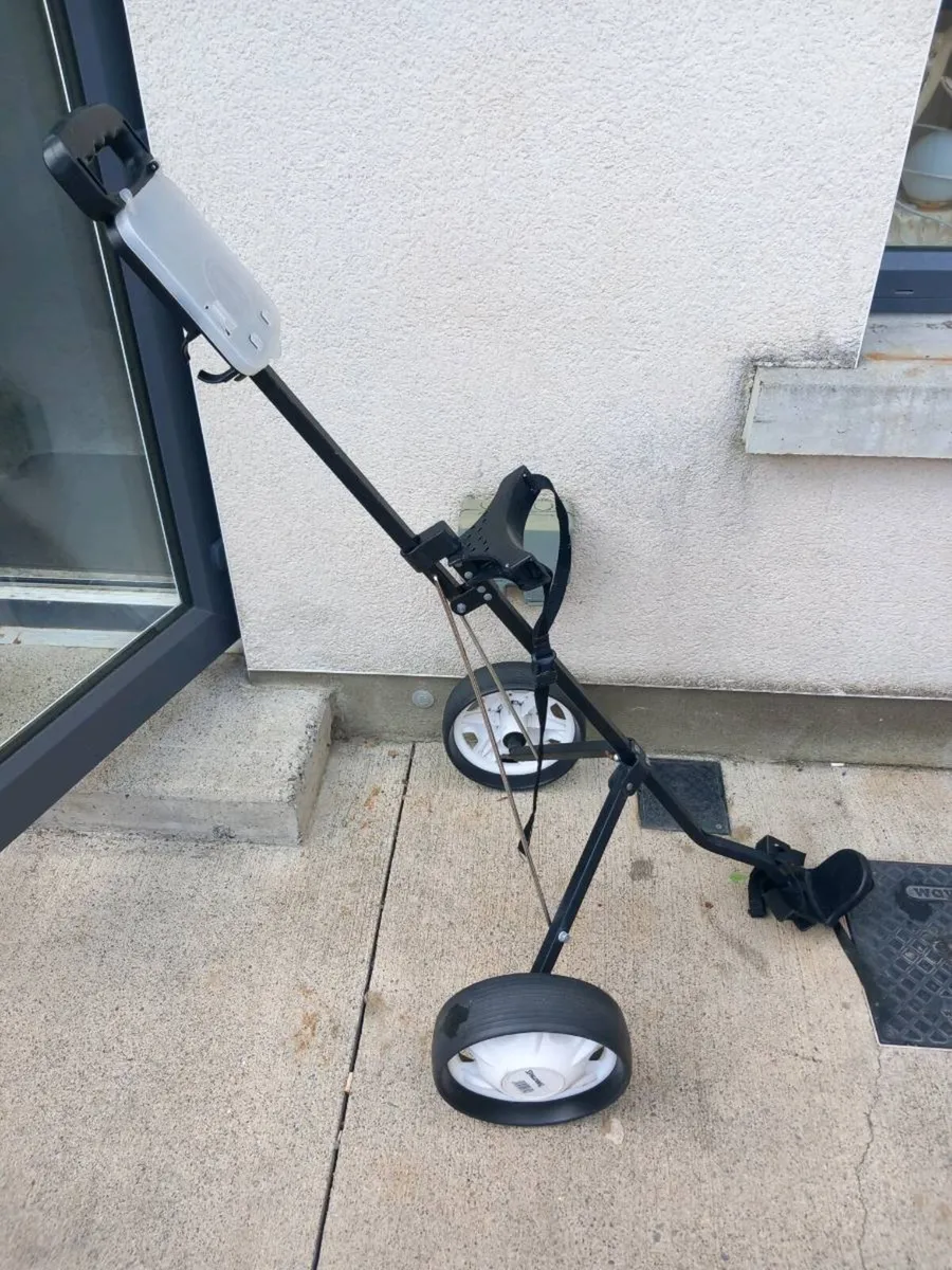 Spalding golf trolley. - Image 1