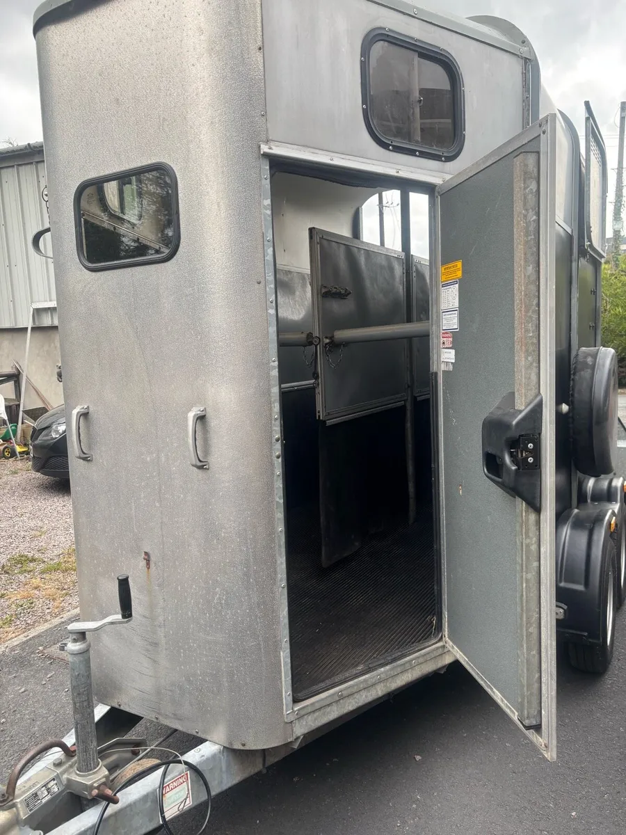505 Ivor Williams horse box - Image 4