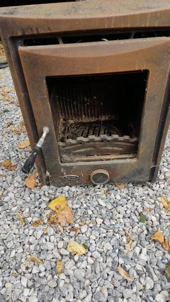 Phoenix inset stove Free - Image 3