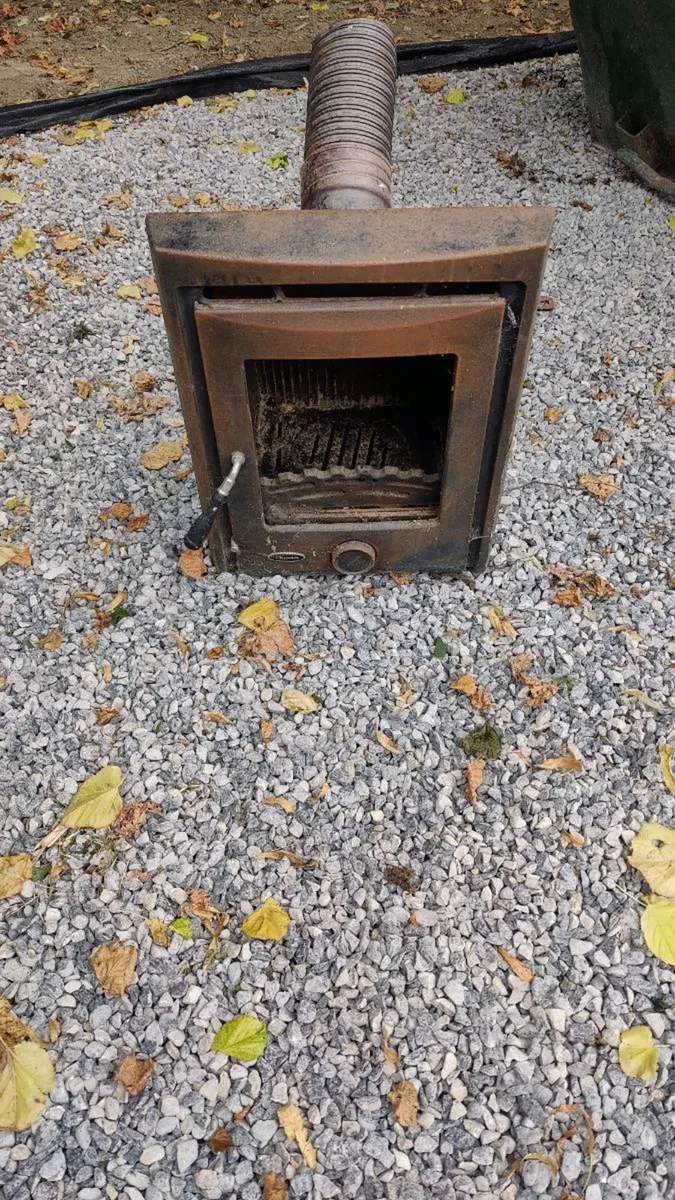 Phoenix inset stove Free - Image 1