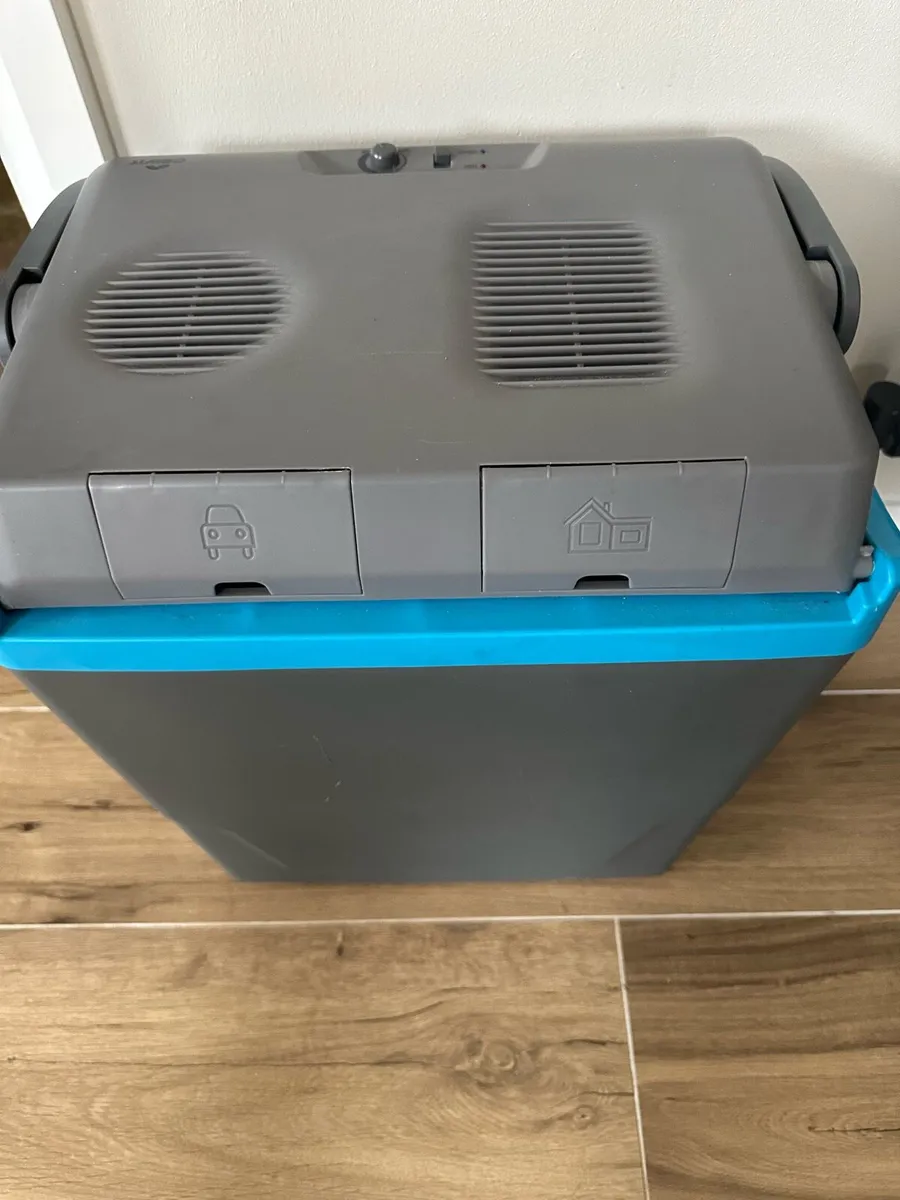 Hot and Cold Cooler Box - Image 1