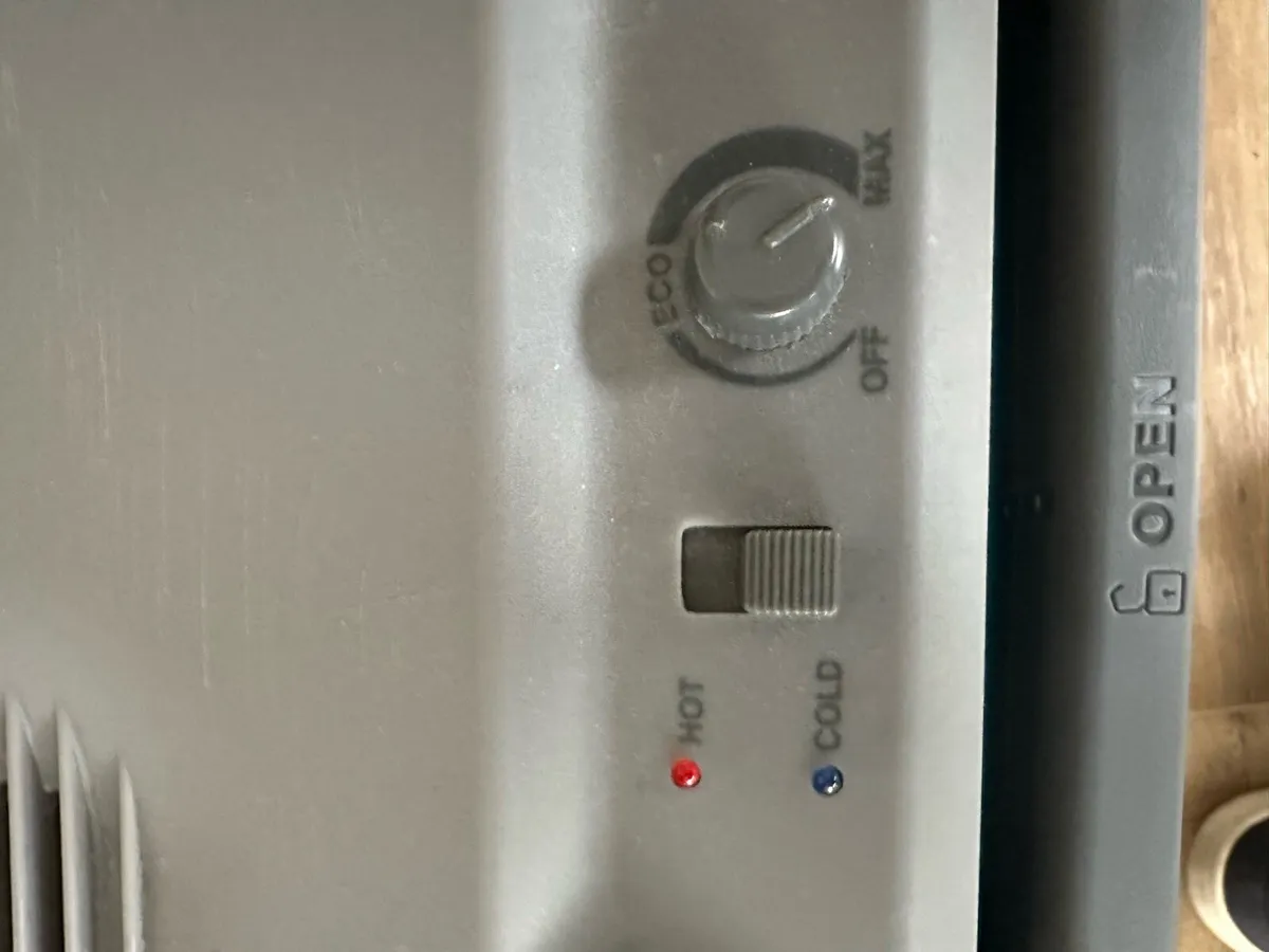 Hot and Cold Cooler Box - Image 4