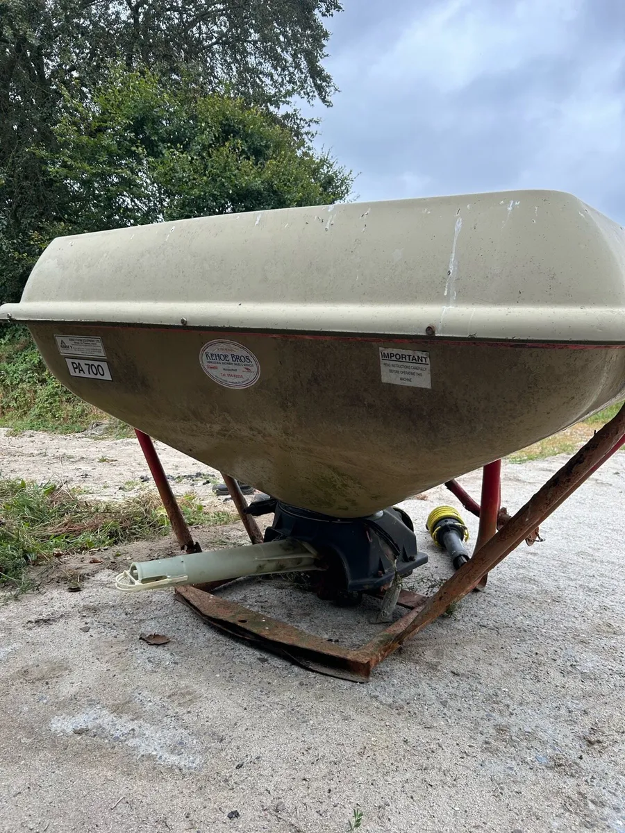 Abbey 1 Tonne Fertiliser Spinner - Image 1