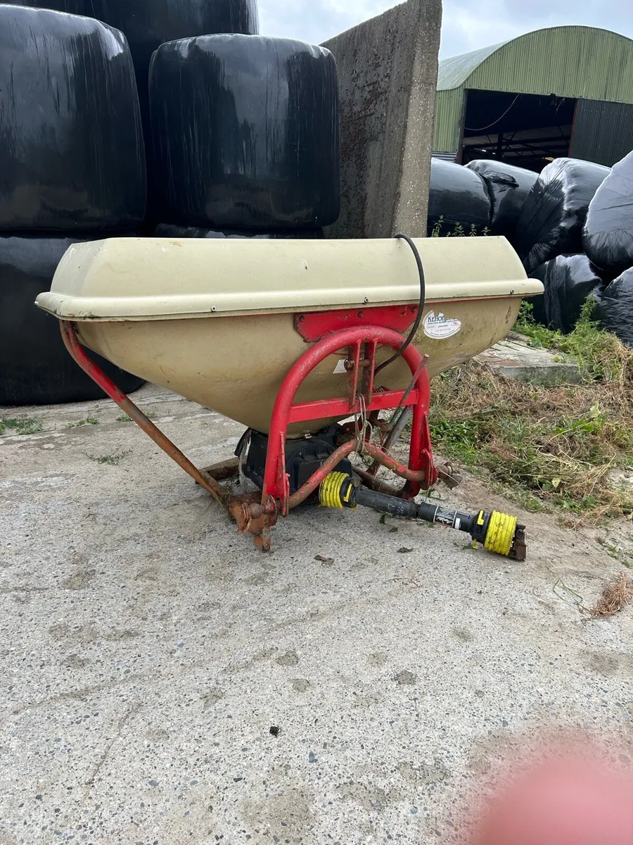 Abbey 1 Tonne Fertiliser Spinner - Image 2